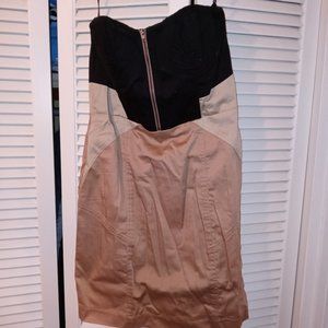 Medium Theme dress, zippers in front and back